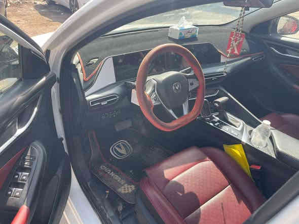 موديل ٢٠٢١ بأسميي مكفوله السياره فول مواصفات
ماشيه ٧١ الف بعدها بالظمان رقم بغداد حره السياره سعر ١٢٠ $

مكان السياره الشرطه الخامسه هاتف ‏‪***********‬‏
