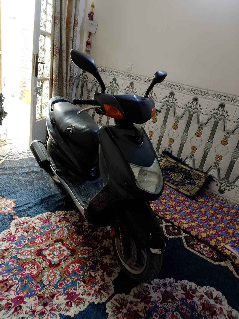 سكنس 110 ياباني نضيفه كله بلاديه مكينه ناعمه شلعه معدل فول عداد السرعه والبانزين شغال مال جناي مكاني زعفرانيه 450 شراي اتصل ***********
