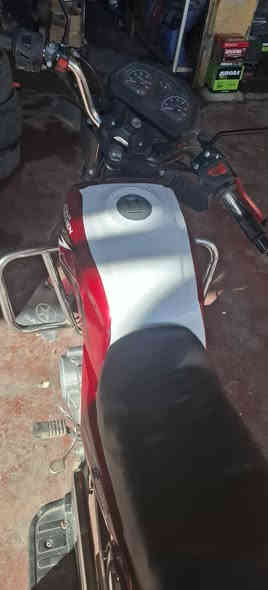 السلام عليكم دراجة بوكسر هندي للبيع دراجة حلوة ونضيفة مبيها اي نقص اوراق كمرك كلة موجود السعر  ٦٠٠ وبيها مجال التصال برقم ***********
