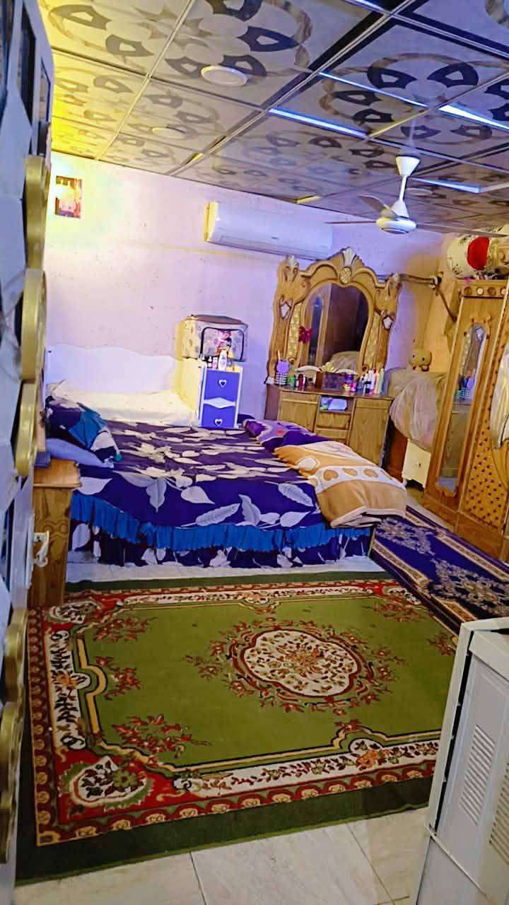 السلام عليكم  بيت تجاوز شارع كهرباء قرب صيدليه شرين
يبعد عن شارع كهرباء 4بيوت والبيت ركن عكاده الارضيه بورسلين وسقف ثانوي وحوش كبير
‏‪***********‬‏ واتساب واتصال
سعر 26مليون
تحويل يم المختار بيت مرقم وبطاقه سكن
