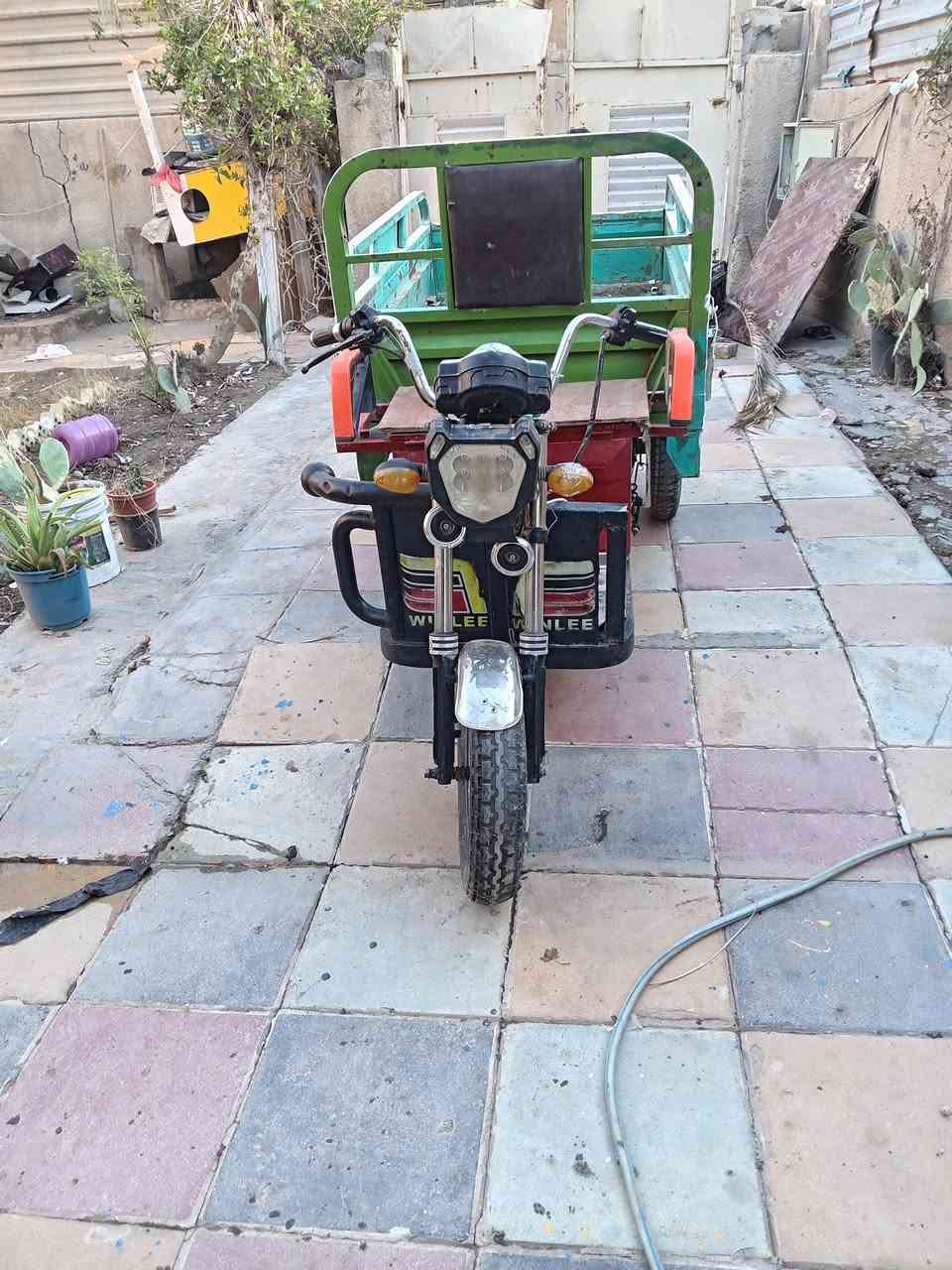 السلام عليكم عندنا هاي الستات الشحن للبيع *********** الساعه 550 وبيها مجال
