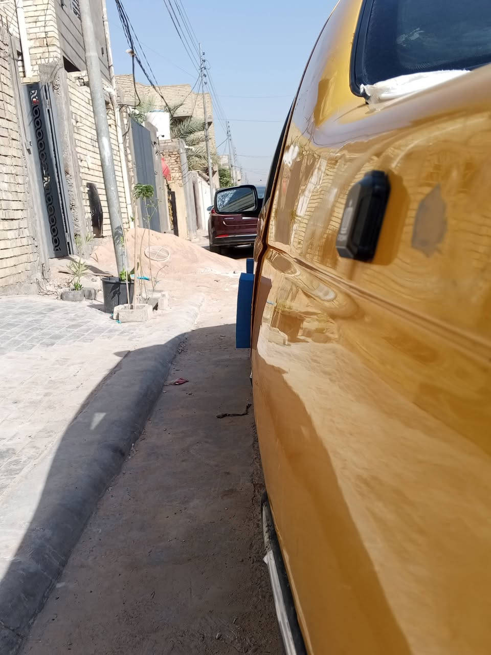 سلام عليكم للبيع بيجو اكد 2016. السياره جاهزه  رقم بغداد تحويل ثاني يوم. حداديه جديده باتري جديد كهربائية كلها  شغاله. منضومه تبريد جديده داخل جديد السياره كير ومكينه مكفولات بيها حار بل جاملغ الوره السايق فقط ومصلحا  السعر 40 وبيها مجال قليل مكاني كربلاء الرقم ***********@
