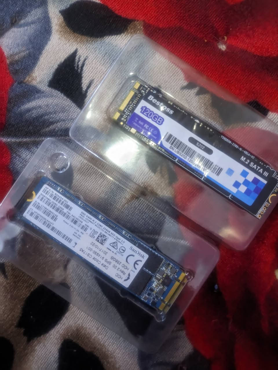 هاردات
الاول

YS9085N-2280-4L-4BGA-VC :الموديل

الشركة المصنعة: Bestoss

النوع: M.2 SATA III

السعة : 120GB

ثاني

SanDisk

الموديل / الشركة : HP SSD X400 ، صنعته SanDisk

النوع: مكتوب M.2 2280 SSD

السعة : 256GB

التاريخ: 13 يوليو 2017

الميزات: 2.0 SED SID Opal يعني فيه تشفير

للأمان)

172841800158 :رقم تسلسلي

صنع في ألمانيا

ثنينهن بيهن ويندوز 10

سعرهن
44
متوفر توصيل


**إذا كنت صاحب هذا الإعلان وتريد حذفه لأي سبب، رجاءا أرسل رسالة إلى الدعم الفني**