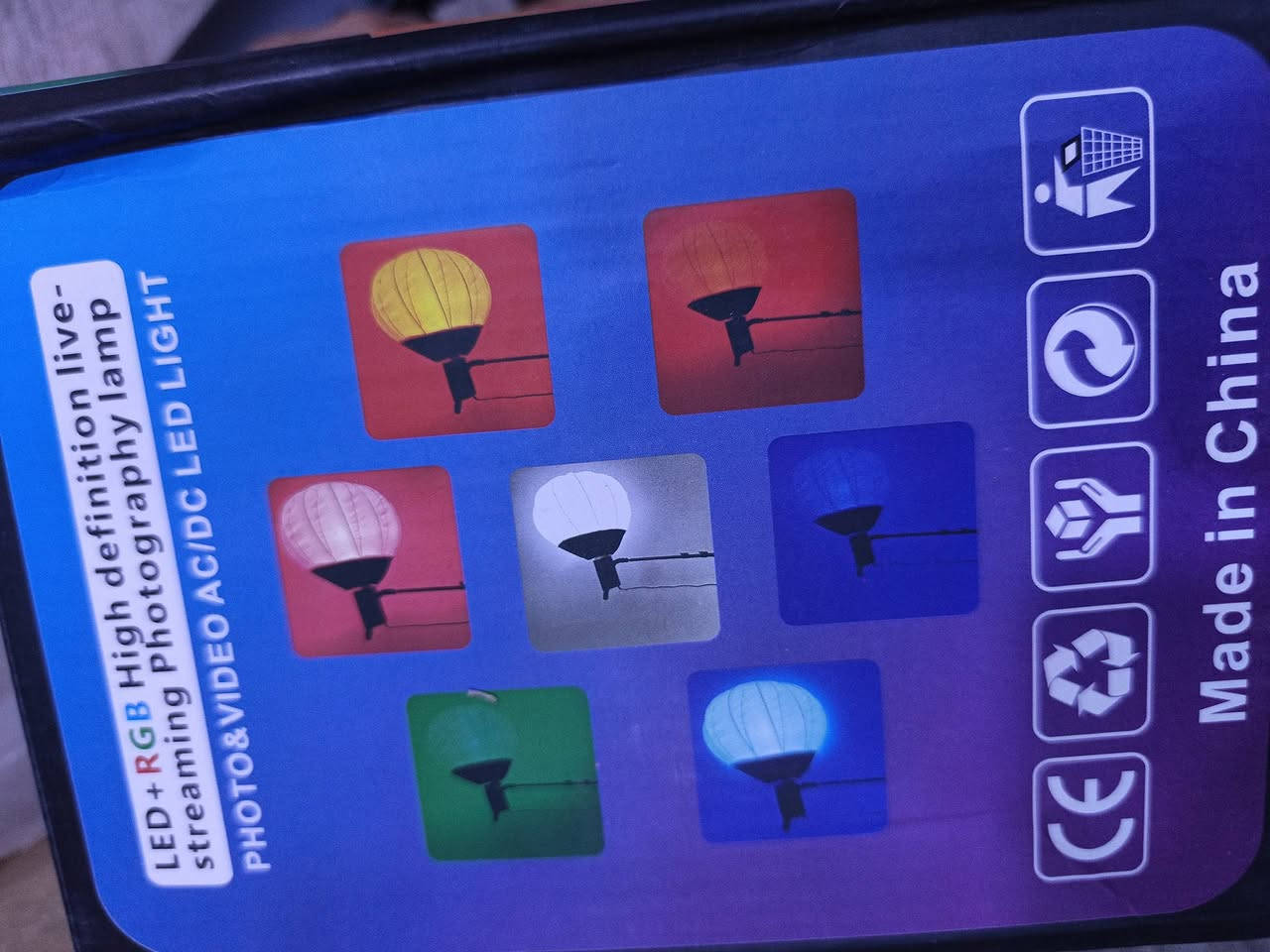 اضاءة سوفت بوكس RGB
اضاءة سوفت بوكس RGB 600
بيها كل الألوان 
للطلب والاستفسار واتساب 
***********
