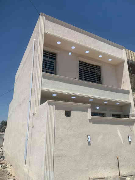 بيت للبيع ركن طابق ونص بناء جديد مساحة ١٠٥ كامل فول مدخلين استقبال و صالة مطبخ غرفتين نوم ضمن الطابو قريب ع مدرسة موقع حلو  
الإنتصار مقابل مستشفى حماد شهاب 
السعر ***********
