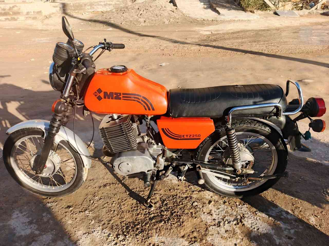 مرخصت مدير الكروب سلام عليكم ماطور للبيع موديل 82 ماطور حلو ونظيف كهربائيات كله شغاله ما ناقصه شيئ بي لحيم بلخشم وجوه لكشن  مكينه حلوه ونضيفه الي يريد الماطور يتواصل عل رقم *********** مكاني نجف الماطور بدون بدون
