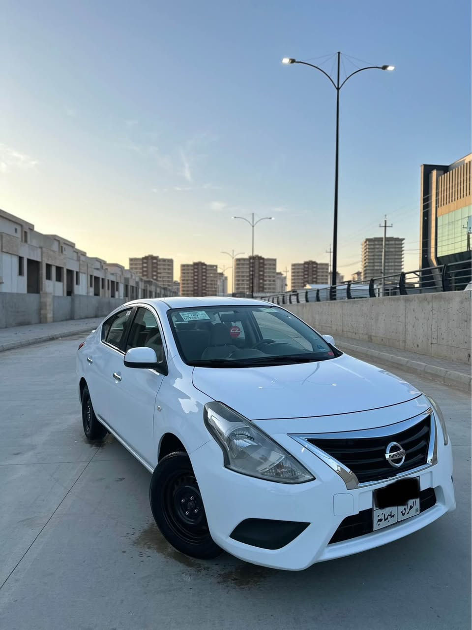 نیسان سنی ٢٠٢١ 
سەیارەیەکی زۆر جوانو تازە ماوەتەوە دەبڵ گێچ و یەدە نیکڵ باڵی سەر سندوق  حاسە  سوکان فۆلیۆم بلوتوس   دوو سویچی شەریکەی لەگەڵە  بە شەرتی تەحویل و خرامە  بە ناوی خۆمەوەیە  بە شەرتی گێڕو مەکینە برخوی با نەدراوە  بە شەرتی تەقە و رەقە سۆنەرەیم داناوە بێ بۆیاخە یەک پەڵە ساردی هەیە 
١١٣ گەڵاو مەجالێ کەم  
***********
*********** السليمانية, العراق
