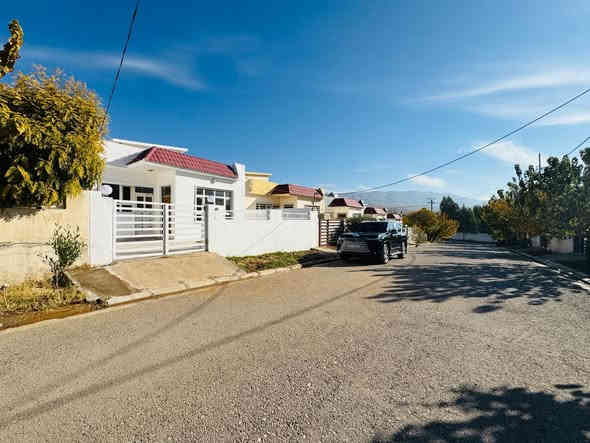 لا تفوت الفرصه 
بيت للبيع بسعر مناسب جدا
اربيل / شقلاوه
المساحة 200
2غرفة نوم
صاله
مطبخ 
صحيات
حديقة و كراج
بیت زیروا واجهة قبلة 
التحويل بإسم اي شخص يحمل الجنسية العراقية
الوحدة السكنية على بعد 4 دقائق فقط عن سوق شقلاوة الرئيسي
السعر 3دفاتر و 85 ورقە فقط
للجادين بالشراء
ارقام
مۊثث
***********☎️ وتساب ☎️
