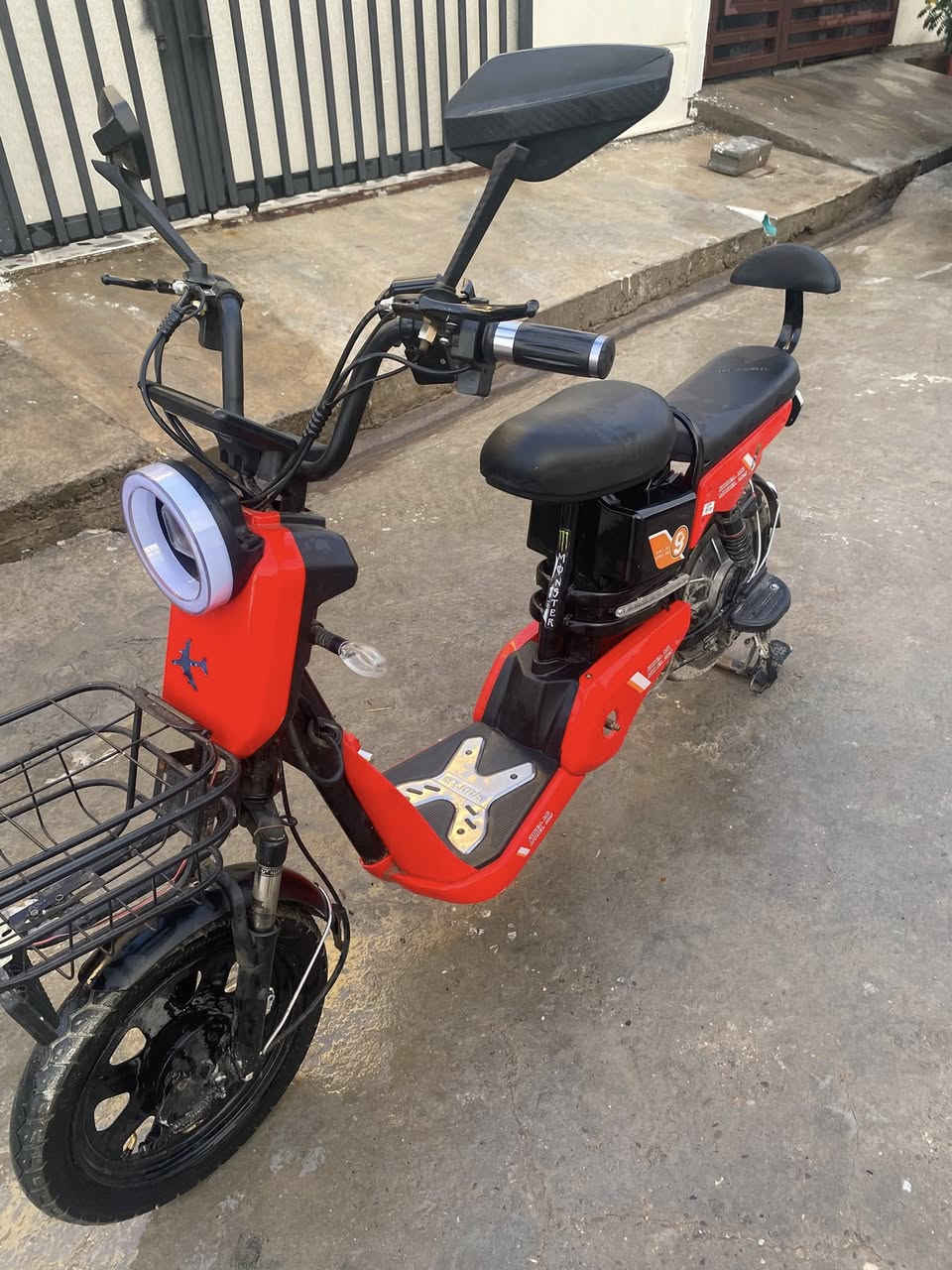 سلاموعةليك دراجةشحن للبيع موديل2025فول فول سعر 300الف عنوان كةركوك     رقم تلفون ***********.   تعال خاس
