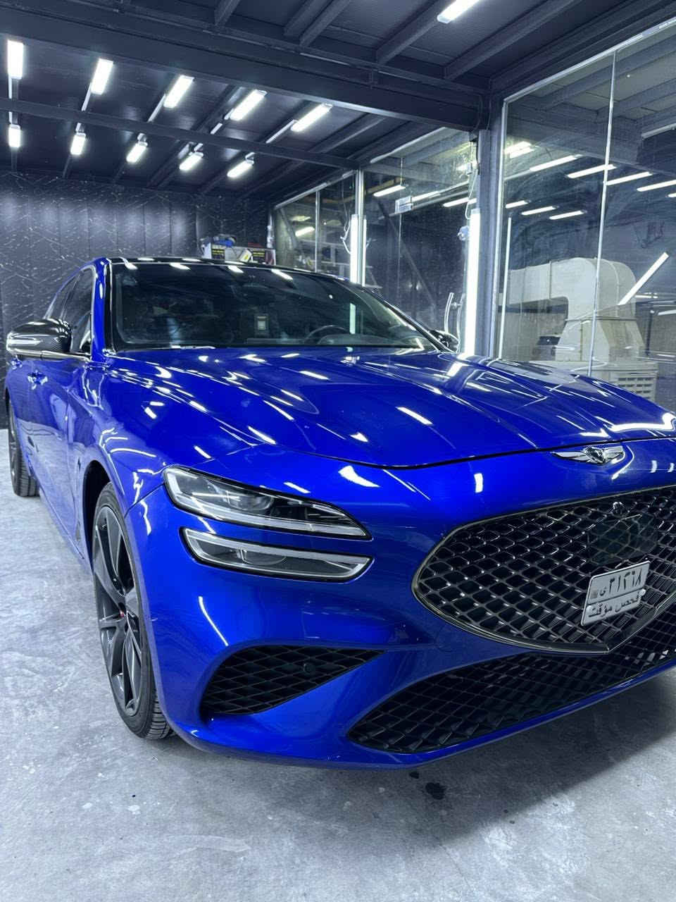 جينيسس G70 موديل 2022
فئة بريستيج أعلى مواصفة
*********** 

المحرك: V6 سعة 3.3 توين تيربو السعر 185 ورقه  بيها مجال بسيط
الدفع: خلفي
حادثها مقدمة الحاملغ الأيمن والدعامية بيها قطع كلير من امريكا 

المواصفات:
• فتحة سقف بانوراما
• بصمة تشغيل
• تشغيل عن بعد
• كشنات ميموري سيت
• كشنات تدفئة وتبريد
• ستيرن كهربائي مع هيتر
• 5 وضعيات قيادة
Eco - Comfort - Sport - Sport Plus - Custom
• گزوز رياضي بلاد الصوت
• Auto Hold
• شحن وايرلس
• سستم سماعات Lexicon
• داتاشو
• داخل أبيض جلد بقلاوة
• سقف كنتارا شامواه
• كاميرات جانبية تظهر داخل العداد مع الإشارة
• شاشة كبيرة
• عدادات ديجيتال
• رادارات أمامية وخلفية وجانبية
• 6 كاميرات 360 درجة
• حساسات أمامية وخلفية
• نظام تحديد المسار
• دسكات بريمبو
• مرايا شفط مع إشارة وتعتيم
• لايت LED أمامي وخلفي
• دخول ذكي مع إنارة ترحيب
• قيادة ذاتية
• مثبت سرعة مع تحديد مسار
• تحذير فتح الباب عند وجود سيارة قريبة
• قطعتين تبريد
• كشن السائق حضن بوضعية Sport و Sport Plus
• ماسحات أوتو تتحسس المطر
• ترحيب شعار Genesis
• نقطة عمياء
• شفتات ستيرن
• هيتر بالمرايا
