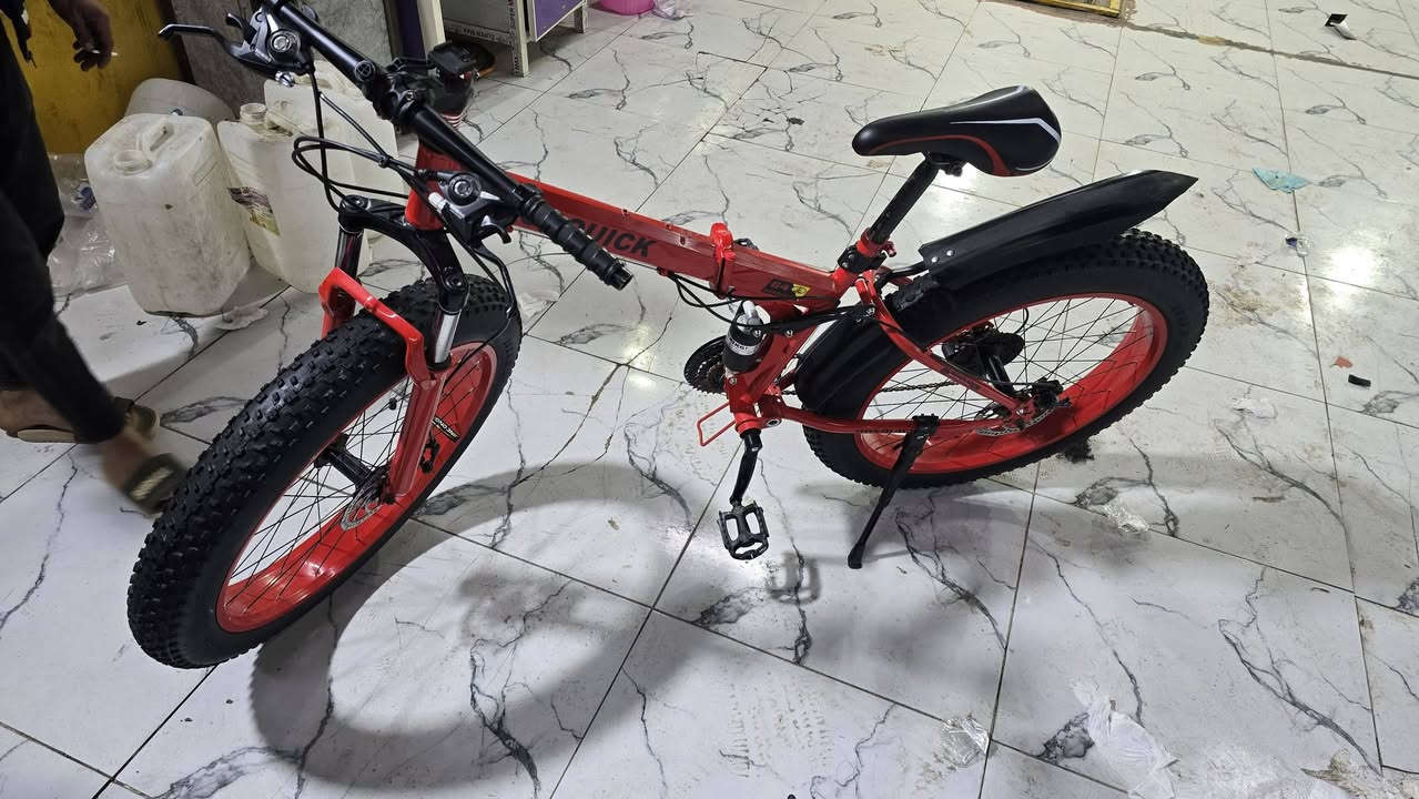 بيسكل دبابه حجم 26 
يحتمل اوزان عاليه فوك ال150k
ملاحضه البيسكل جديد واحله من الصور
كربلاء شارع الحولي 100 خلف السفاره التركيه 
 خاص موجود وتساب موجود
***********📞
***********📞
