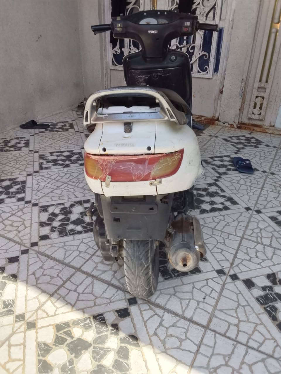 سلام عليكم فراشه نضيفه كلشي شغال بيها سلف لايتاات 350 بيها مجال بيها تبخير توه بادي بي تحمه يروح مكاني بصره صالحيه ***********
