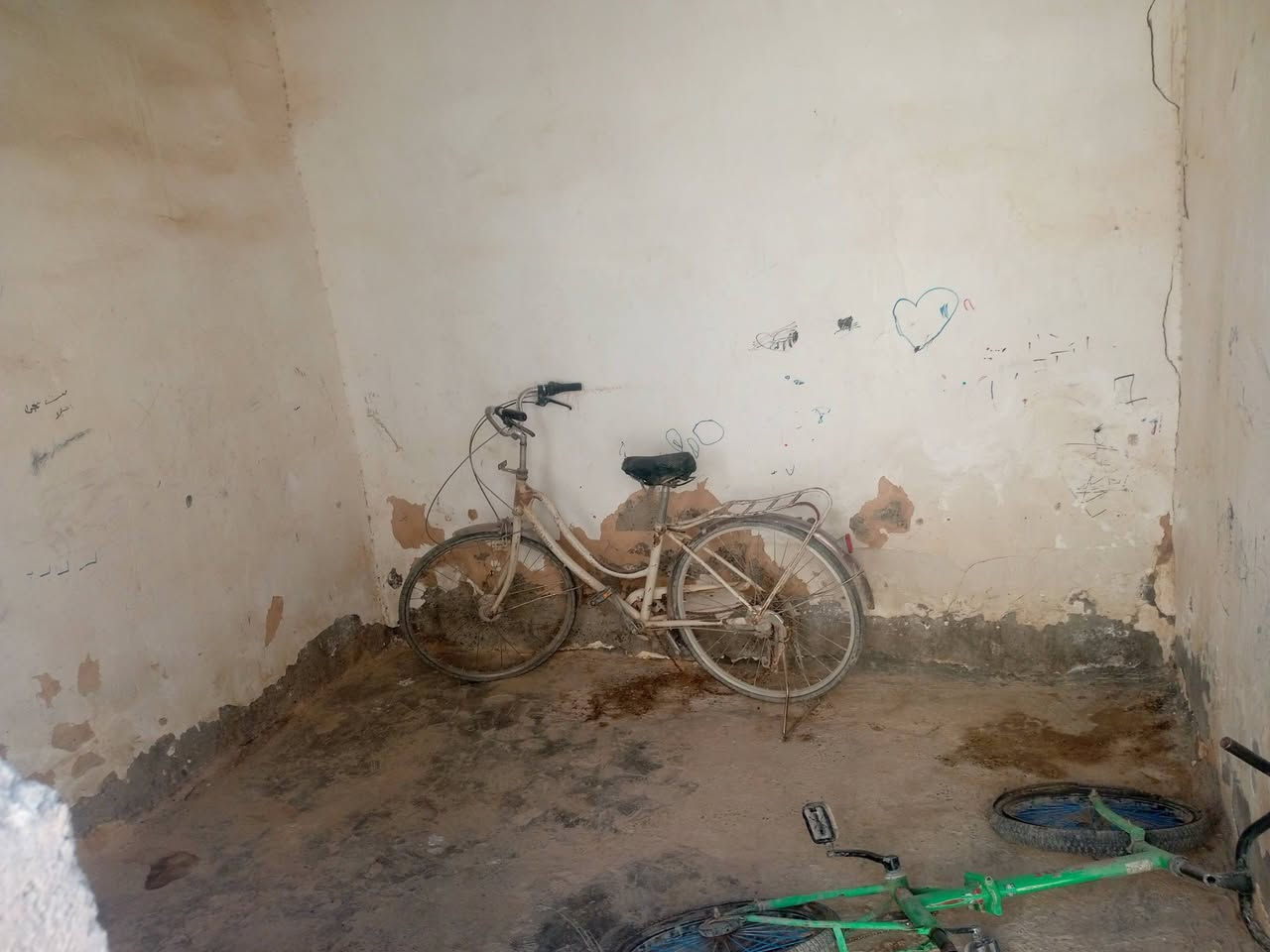 سلام عليكم اخوان عندي بيت تجاوز البيع ابحيه اجبريه الثلاثة
***********اتصال على رقم الهاتف ومرسله على خاص
