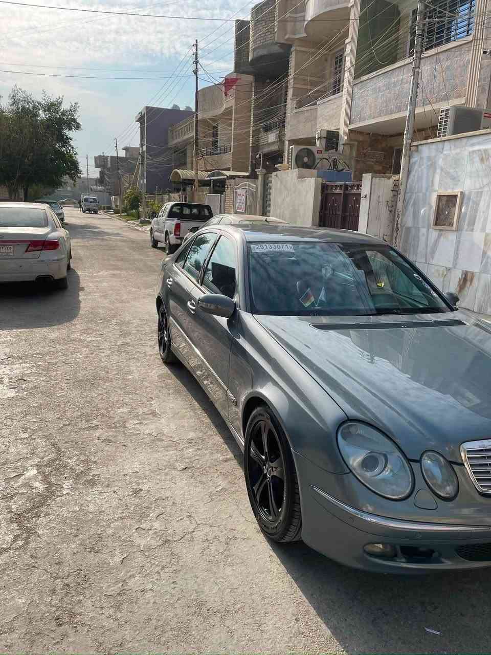 السلام عليكم ... 
مارسيدس 211 ////E200 ///اربعة سلندر 
فئة مميزة بلاد بانزين + منفذ غاز شي مميز 
ضمن الطراز للسيارة يعني من المنشأ 
بيها صبغ بالجاملغ الامامي شبر فقط 
السيارة خير من الله وجاهزة من كلشي 
بأسمي تحويل ثاني يوم  
ونظافه السياره واضحة بالمنشور 
السعر 98$
***********
وبيها مجال ان شاء الله 

العنوان : بغداد
