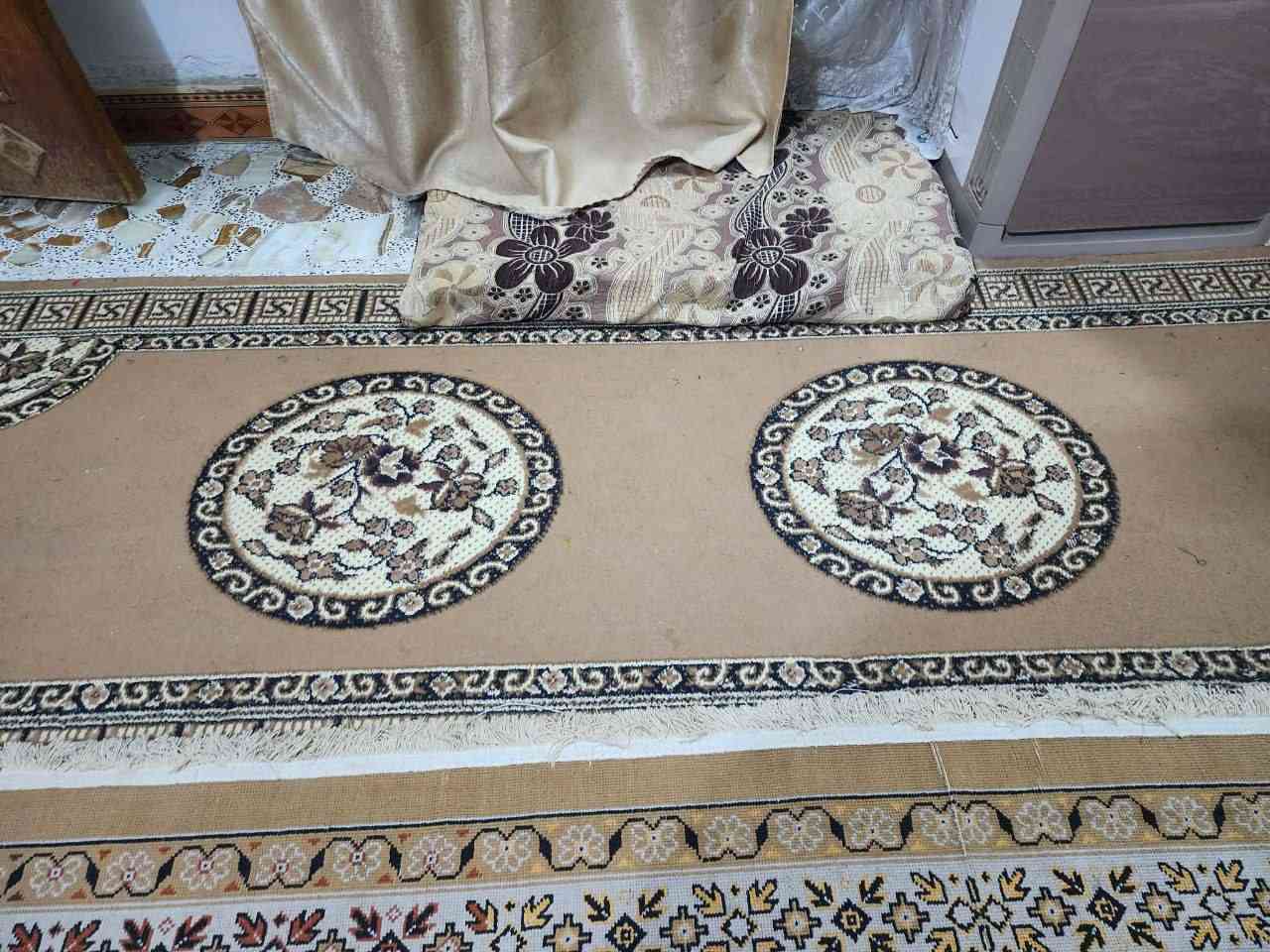 تخم ديوان للبيع 7 × 4  نضيف كلش السعر  350  الف المكان كوت  ***********
