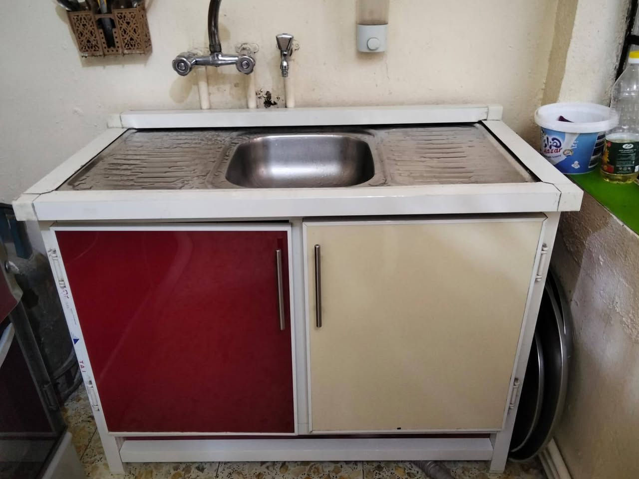 غراض البيع
كاونتر مع سنك 175
بوفيه 75
طباخ شغال نضيف 75اربع عيون
 الإتصال بالرقم ***********
