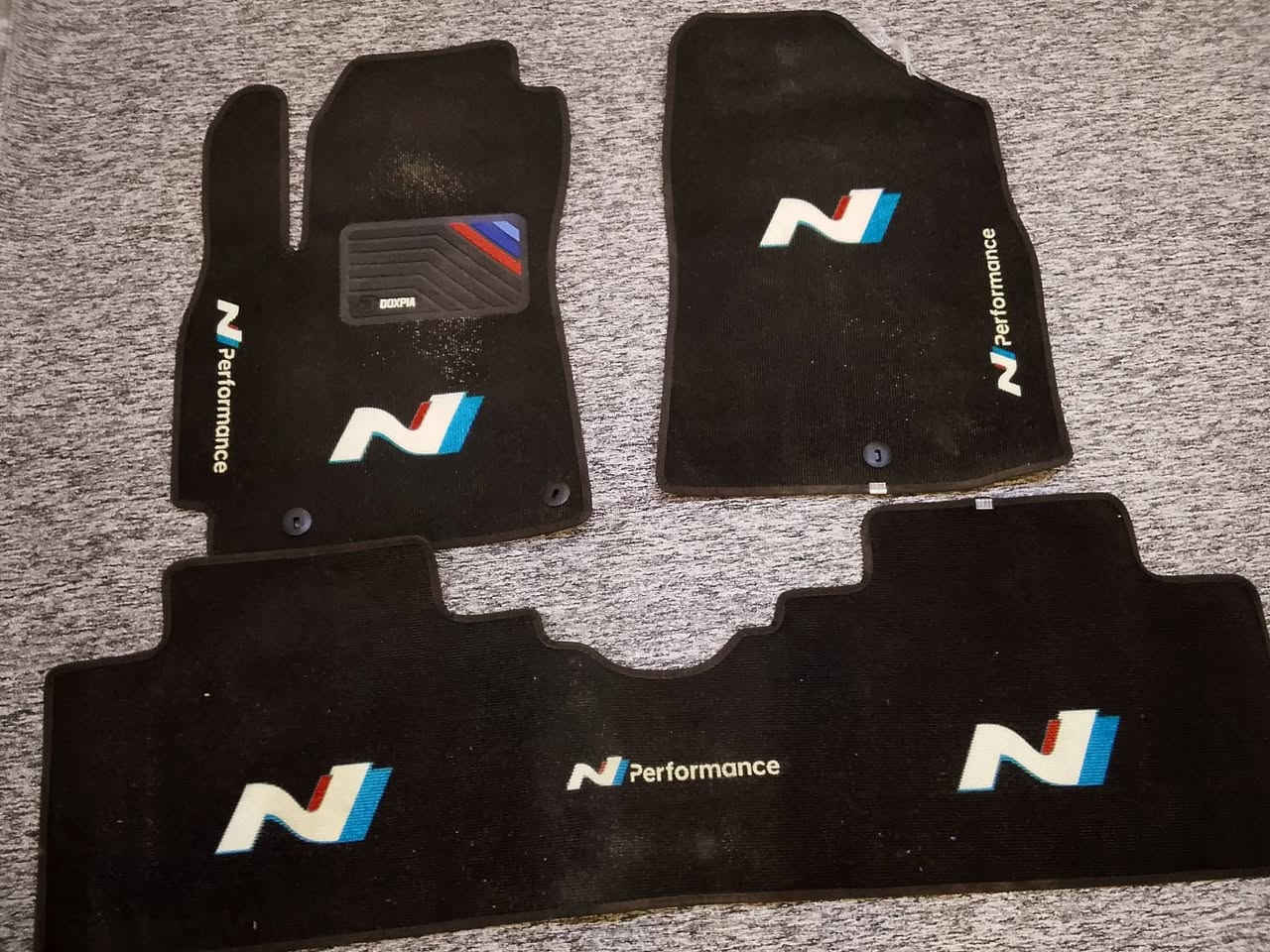 السلام عليكم للبيع ارضيات Nالنترا فوليستر يرهمون شرط ماكو منهم بل عراق اشتريهم من امريكا با150دولار بس بعت سياره اريد ابيعهم جديدات مامستخدمهم سبوعين فول كوليتي جماعت الترتيب وجمبزه وينكم  سعرهم من الاخير 100$ اليريدهم هاذا رقمي ***********
