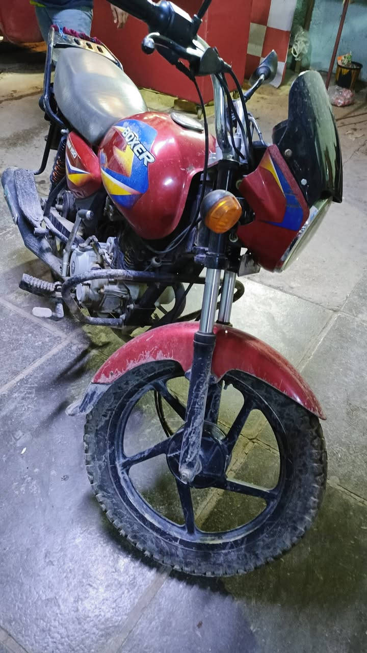 السلام عليكم دراجه بوكسر موديل 20دراجه نضيفه مكينه جديد  بلادي. أوراق مابيه  منفيس فقط السعر700وبيه مجال بسبط مكاني بغداد الزغفرانيه ***********
