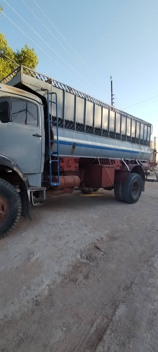 للبيع عشراويه محيرموديل 83مكفول شاصي مكينه كير اكسل قماره مامصبوقه مداورشوكت مايعجبك سنويه ستوهي ا نتهت  تانكي حديداسود ملاحضه كصيره ومطوله من وره الكسن مومن كدام السعر اتصال وبيك خيرودلل العنوان النجف ***********
