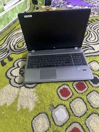 حاسبه لبييع نضيف بس عوزها هارد تشتغل مكاني بغداد نتصال 07774144409