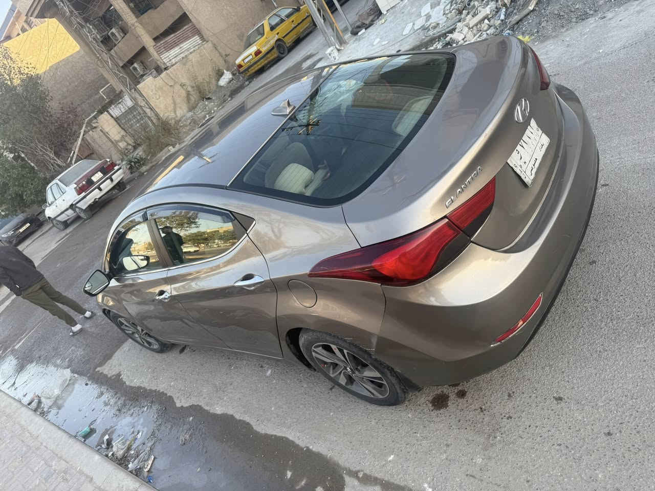 سلام عليكم للبيع او مراوس  سياره ألنترا  2014سياره كلش حلوه (بيه صفحه صبغ صفحه سايق تكم شواطي مابيه سياره كلش حلوه مكينه دوش ويل كب داخله نضيف كشنات تدفئه كامرا خلفيه  رقم بغداد سعر99وبيه مجال حك جيه مكانه حي جهاد اتصال *********** خاص مقفول شراي يتصل 
واتساب ***********
