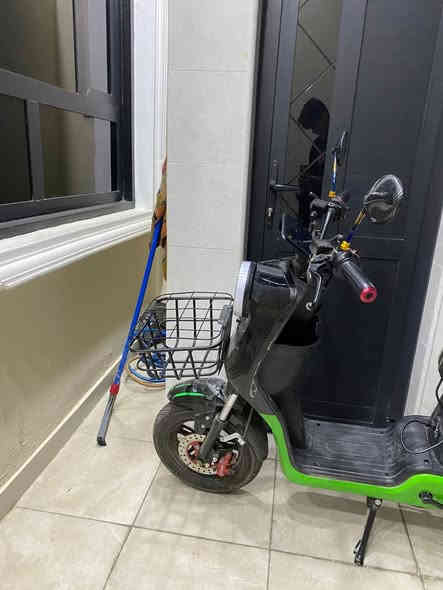 السلام عليكم دراجه ار تسعه للبيع الدراجه نضيفه كلش وفول موصفات
5بطاريات كبار (ولي ) 
الملف 1500 واط 
نظام بك ( ترجع ليوره)
أربع سرع بيه 
سرعه غير حقيقي 109 سرعه الحقيقي 79
نظام باك للحمايه 
سويجات عدد2
بصمه تشغيل عن بعد عدد 1
كارت عدد 1
لايت زنون عالي وناصي 
نشره سبع الوان 
وبعد هواي موصفات الدراجه كلش حلوه ونضيفه امانه الله 
السعر 450 وبيه مجال قليل  رقم الواتساب للتوصل***********المكان بغداد حي العامل
