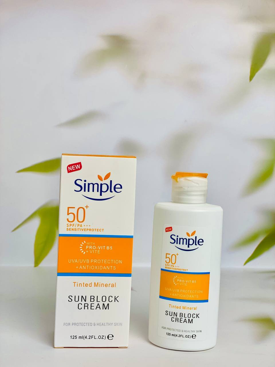 ✨ واقي الشمس من Simple
الحماية اللطيفة لبشرة صحية ونضرة 🌿☀️

واقي الشمس من سمبل يمنح بشرتك حماية فعّالة من أشعة الشمس الضارة SPF30 مع تركيبة خفيفة وسريعة الامتصاص، ما يسبب انسداد للمسام ولا يترك طبقة دهنية على الوجه.

✔️ يحمي من أشعة UVA وUVB
✔️ مناسب للبشرة الحساسة
✔️ خالي من العطور والكحول القاسي
✔️ يرطب البشرة ويمنحها نعومة وإشراقة طبيعية
✔️ مناسب للاستخدام اليومي تحت المكياج
المنشأ بريطانيا الأصلي 🇬🇧

السعر راسلونة دايرگت 
#اكسبلور#اكسبلور_2020#كومنت #لايك #ضيفو_بعض #اكسبلور_فولو #ضيفني #اكسبلور_explore #اكسبلور_ضيفونا #الامارات #الاكسبلور_فولو💕 #فولو #فولومي #فولو_مي #تفاعل #تفاعلوا😻👅 #متفاعلين #كومنت #لايك #ضيفو_بعض #دعم #عمان #الكويت #العراق #السعوديه  #دبي #صلاله 
#اضافات #صور  #تايم_سكوير #اضافات_الكويت_الخليج_السعوديه_الامارات_قطر_البحرين_عمان_الالتزام_بالفلو_باك
#متفاعلين


**إذا كنت صاحب هذا الإعلان وتريد حذفه لأي سبب، رجاءا أرسل رسالة إلى الدعم الفني**