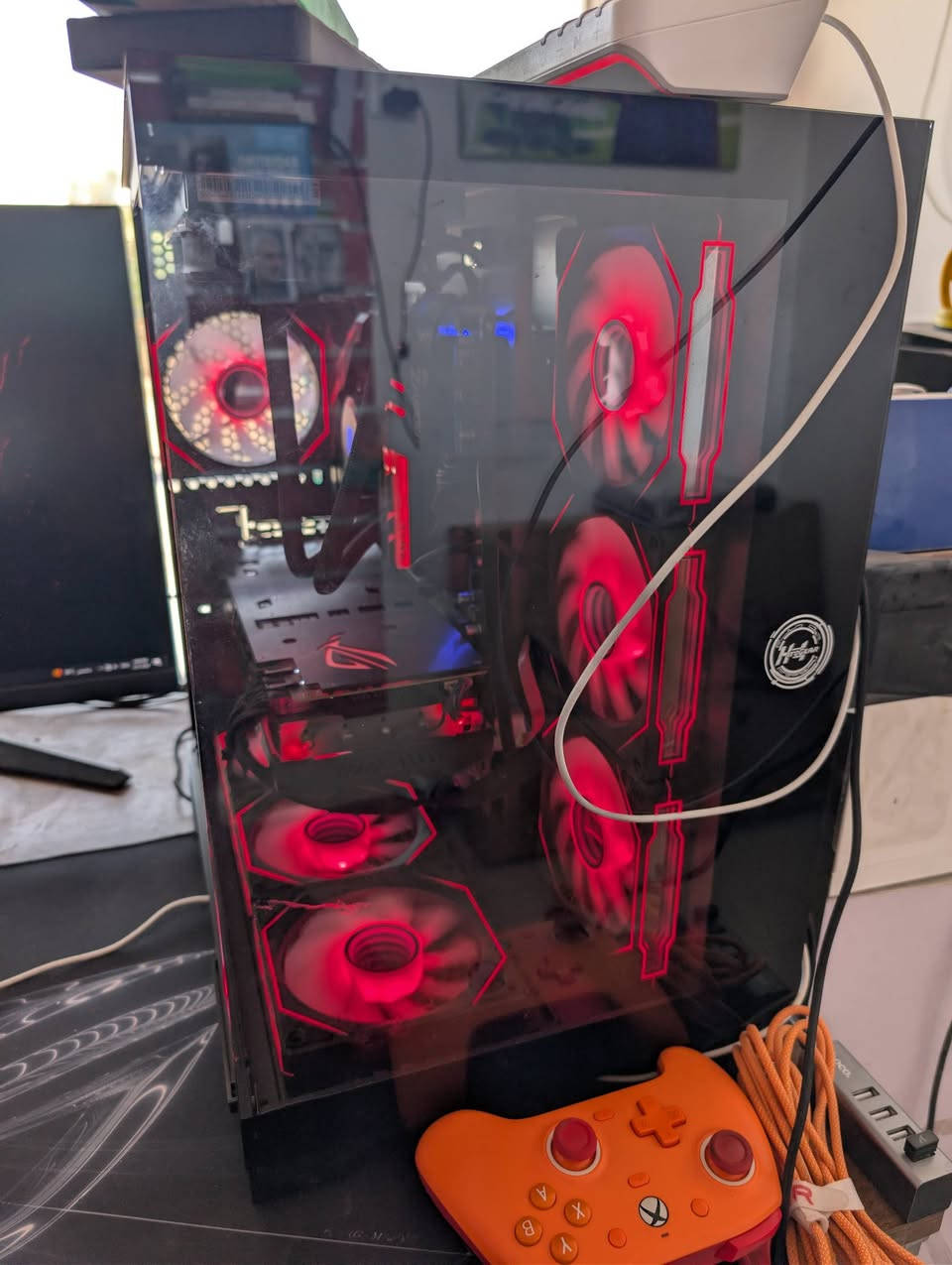 كيس فقط 740 الف
Mb auros z390
Cori7 9700 k 
Gpu 2070 super  rog
Power supply 750 gold cooler masters 
Ram gskils 3200 rgb
Ssd Samsung 256
HHD 1t


**إذا كنت صاحب هذا الإعلان وتريد حذفه لأي سبب، رجاءا أرسل رسالة إلى الدعم الفني**