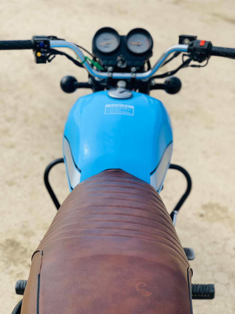 يا الله السلام عليكم دايون للبيع موديل 23 أوراق سكنر كهربائيات كله شغاله عداد شغال كامل  نهظه فول رزانه فول محرك 200 كتابه حمره لون مميز دراجه كفاله عامه اي نقص ما بيه السعر 1250 وبيه مجال اتصل ع رقم وبيك خير وتدلل وبيه واتساب ***********
