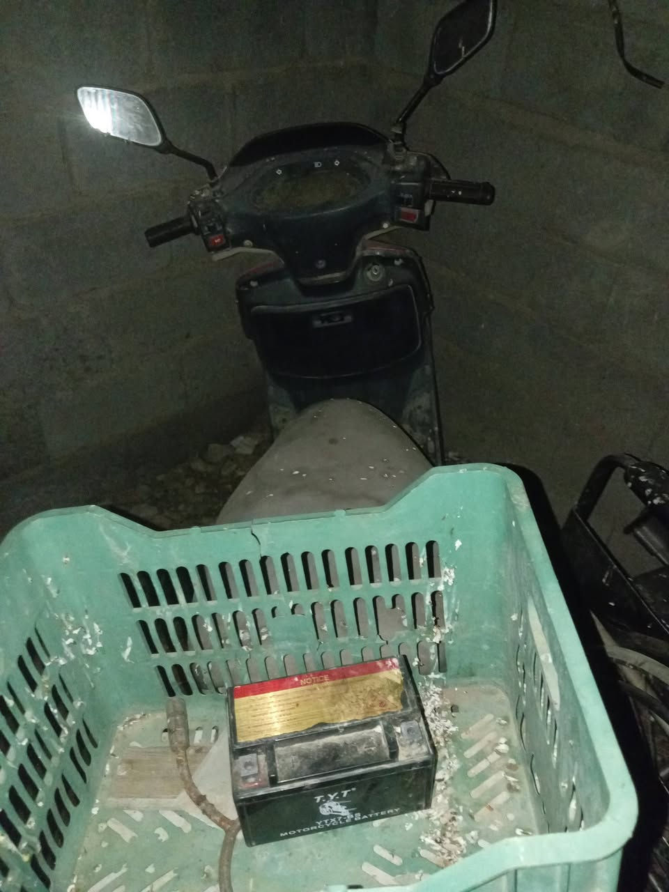 السلام عليكم فراشه شغاله بس متروكه ما بيه اي نقص بس بدل كابريته لان تعبانه تجي تفحص وتشلع عيوني ونقص باتري لان باتريه كاعد تجي نشحنه اني وياك ماعندي مشكله السعر 180 وبيه مجال العنوان كنعان


**إذا كنت صاحب هذا الإعلان وتريد حذفه لأي سبب، رجاءا أرسل رسالة إلى الدعم الفني**