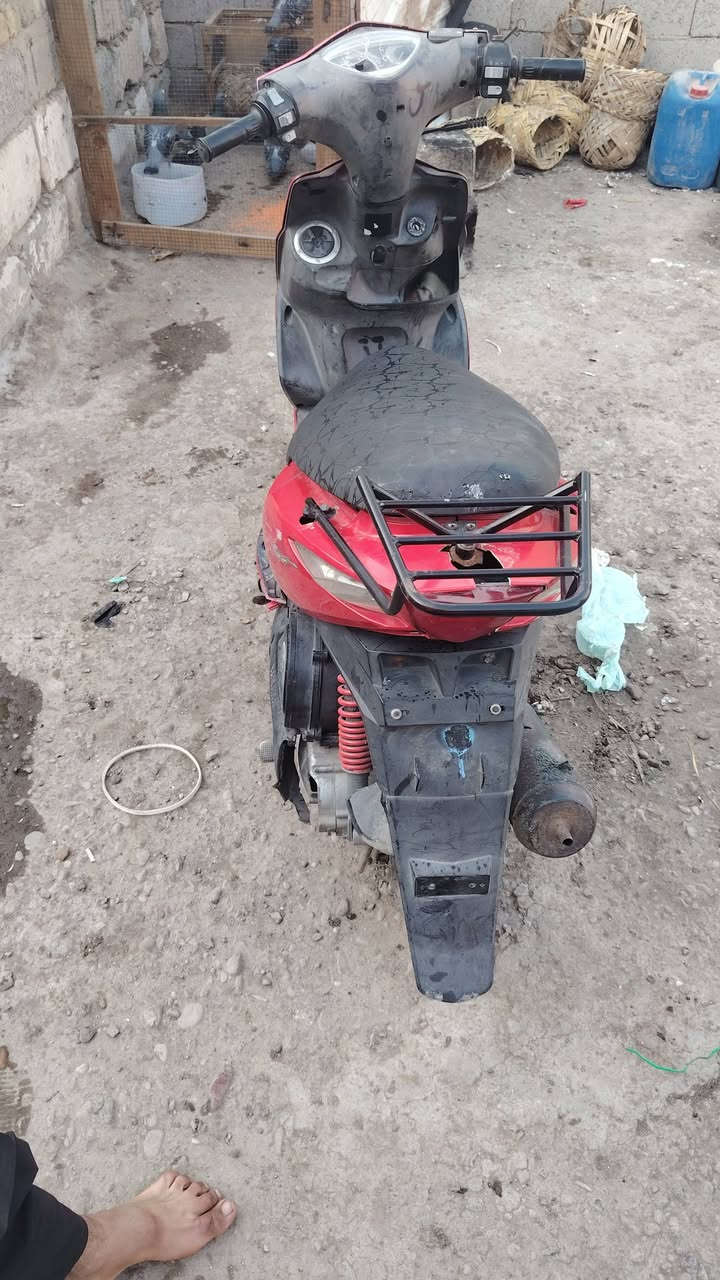 سلام عليكم ماكس مضلع للبيع  بلادي لا تبخير ولا تنقيص دراجه نقصه دبل امام وباتري سعر 450 وبيه مجال وذا اكو اربعه كير مراوس المكان بغداد  البياع رقم *********** متواجد واتساب
