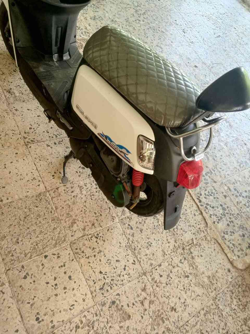 السلام عليكم شباب
دراجه بوليسي جديده ما ماشيه السعر مليون و ٢٠٠ و بيها مجال بسييط مكاني الجيلاويه 
***********
