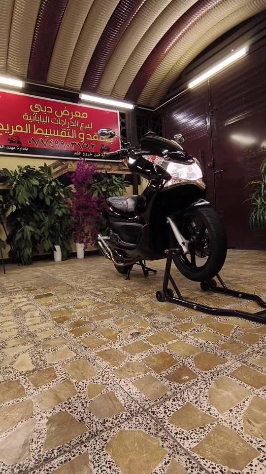 للبيع ( PCX) الجيل الأول ( مزودة) ( ياباني) للاستفسار/***********/ حاوية رمبة مكفولة كفالة عامة من معرض دبي لبيع الدراجات اليابانية والكهربائية الاعضمية قبل خروج الكم بإدارة مهند الدبي
