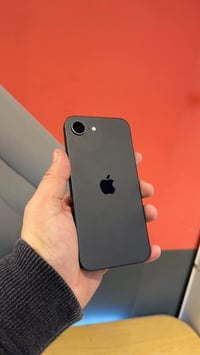 ايفون 16e الذاكرة 128 البطارية 96‎%‎ 07731118385 واتس اب بغداد, العراق