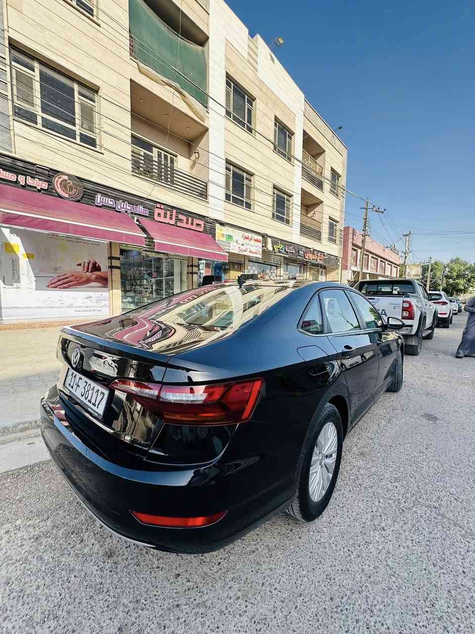 فولكس واكن جيتا 🇩🇪 للبيع 

* موديل 2019 فئة S لون اسود 👑
* رقم سيارة بغداد باسمي وارد امريكي
* المحرك: 1.4 l تيربو المرغوب 🚀
* ناقل الحركة: يدوي 6 سرعات أو أوتوماتيك 8 سرعات
* ويل كب 
* شاشة اعطال
* كاميرا خلفية
* شاشة لمس 6.5 إنج كبيرة
* Apple CarPlay و Android Auto
* نظام اوتو سبورت (إطفاء ذاتي)
* مثبت سرعة
* مصابيح LED أمامية وخلفية
* نظام الثبات الإلكتروني esp والايكو 
* رادار امامي وجانبي وخلفي 
* مرايا كهربائية مدفأة 
* السيارة جديدة بما معنى الكلمة كير ومحرك جديد وبرغي ممفتوح مع تخم تاير جديد والسيارة على وضع الشركة داخل وخارج وشكلها احلى من الصور وبالعافية على ياخذها 

حادث السيارة صبغ جاملغ وبنيد 
السعر 120 وبيها مجال 
مكاني بغداد حي الإعلام ***********
