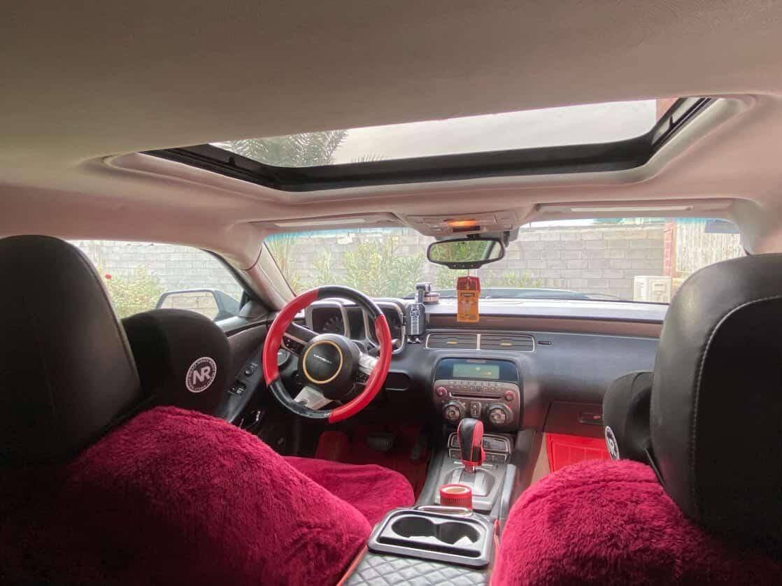 كمارو موديل 10 RS رقم انكليزي باسمي 
فول مواصفات وارد امريكي 
‏فتحة
‏كشنات جلد تدفئة كهرباء
‏حساسات خلفية 
‏تشغيل عن بعد
‏الويالة مالها تو سايز 
‏حادثها باب عكس سايق بامريكا وهنا طخات خفيفه ابيع حزام
‏سيارة نشطة جدا و قوية و مصروف عليها من كهربائياتها و صلنصاتها  كواتم و منظومة تبريد محرك كاملة
‏عليها تخم تاير جديد الخلفي زوج تويو 
‏بطارية مبدلها قبل اسبوعين هانكوك اصلية ١٠٠ امبير هي وضمانها 
‏سيارة بأسمي مع شرط التحويل 
‏سبب البيع محتاج سيارة صالون 
‏مكان السيارة /قضاء الصويرة 
‏متواجد واتس لأي استفسار ***********
‏والسعر 72ورقة بيها مجال
‏
