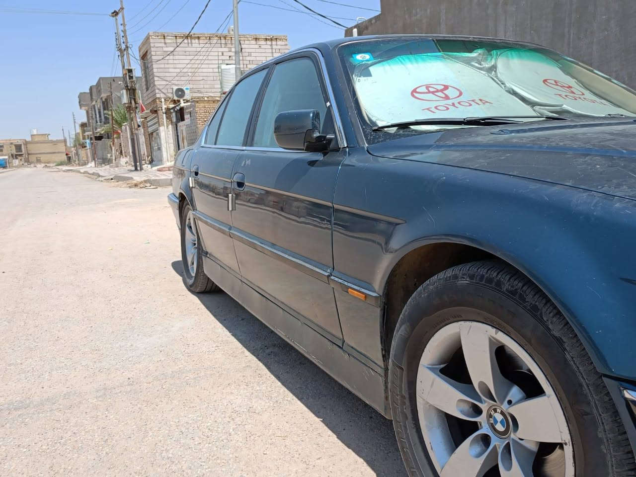 للبيع رقم بغداد بأسمي السعر ٩٠ السياره بلاد مامحورة مكينه ٨ سلندر للتواصل ***********
