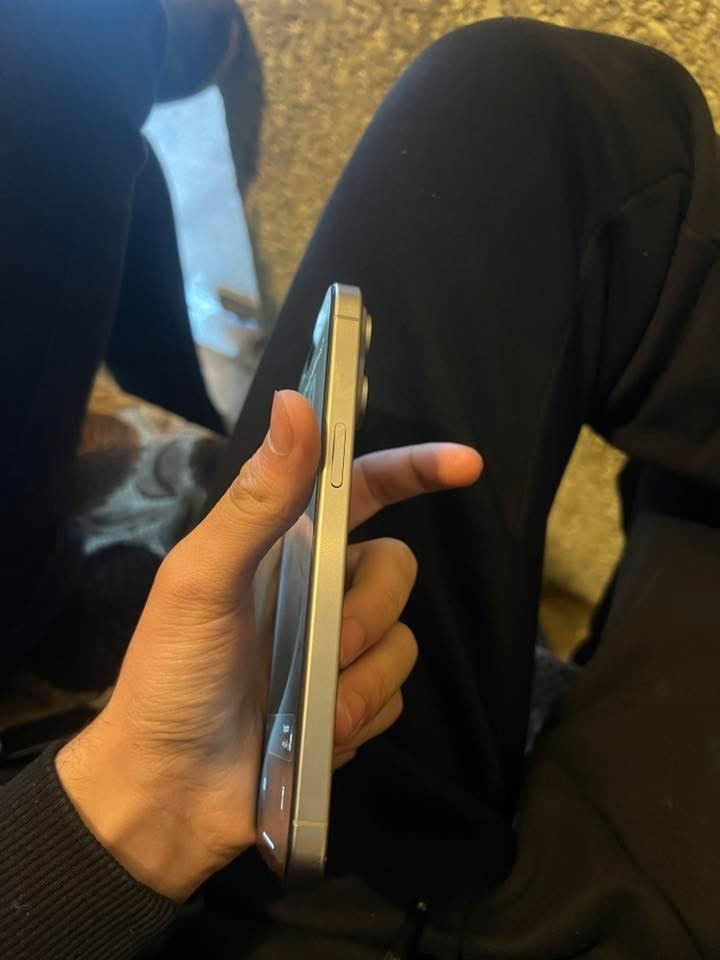 15 PRO MAX
ذاكرة 256
الجهاز لوك بطارية 92
فقط مبدل شاشة من النوعية الزينة فيس ايدي شغال 3 خيارات بل شاشة السعر 750 وبي مجال رقم ***********
رقم
