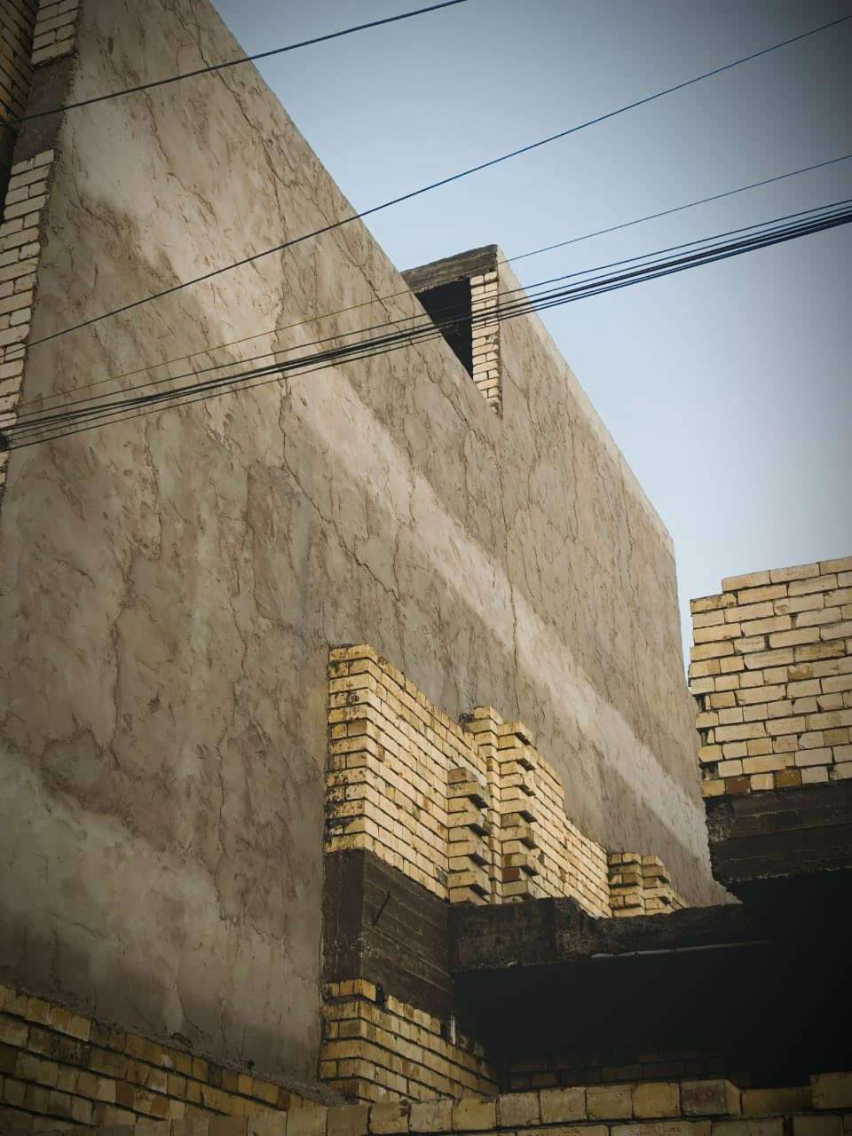 السلام عليكم خلفة لبخ اسمنت  نثر و صبغ وتطبيك  ارضيات مكاني بغداد الزعفرانية رقمي *********** بي وتساب

