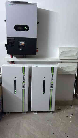 تم بفضل الله تنصيب منظومة طاقة شمسية لبيت الاخ علي في تكريت الديوم من قبل
#مركز_دجلة_للطاقة_الشمسية 
بتاريخ 4/12/2025
مكونات المنظومة
الواح لونجي 615 واط
انفيرتر بورزون 14 كيلو 
بطاريات بورزون 14.3عدد 2 
#ضمان_حقيقي
#جودة_عالية
#متابعة_دورية
عنواننا //
صلاح الدين تكريت القادسية الشارع العام 
الانبار الرمادي شارع 60
للاستفسار//
***********
***********
