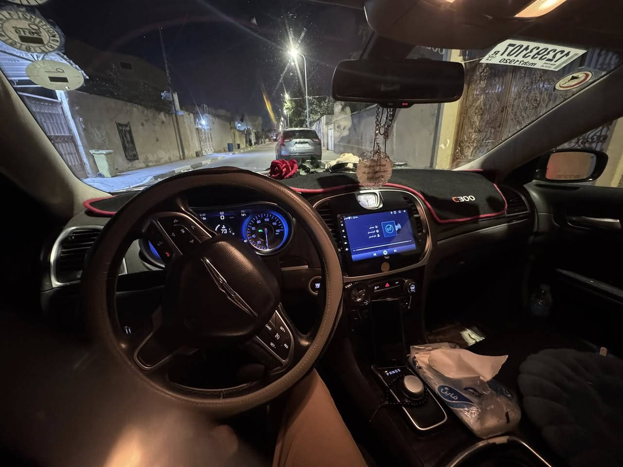 سلام عليكم كرايسلر C300
مديل 15 بيها جاملغ الايمن مبدل بس 

يعني اليرباك سليم

ويل 18 تخم تاير 

مواصفات كامرا وشاشه عرض 

كشنات جلد وتدفئه بالكشنات 

وسياره خير من الله كفاله من كل شي  

كير ومحرك كير ماوس 

رقمها دهوك دولي وبسمي 

بعد بيها هواي شغلات 

اي ستفسار ارجو الاتصال مامتواجد بالفيس 

مكان السياره البصره 

*********** 

السعر المطلوب 180
