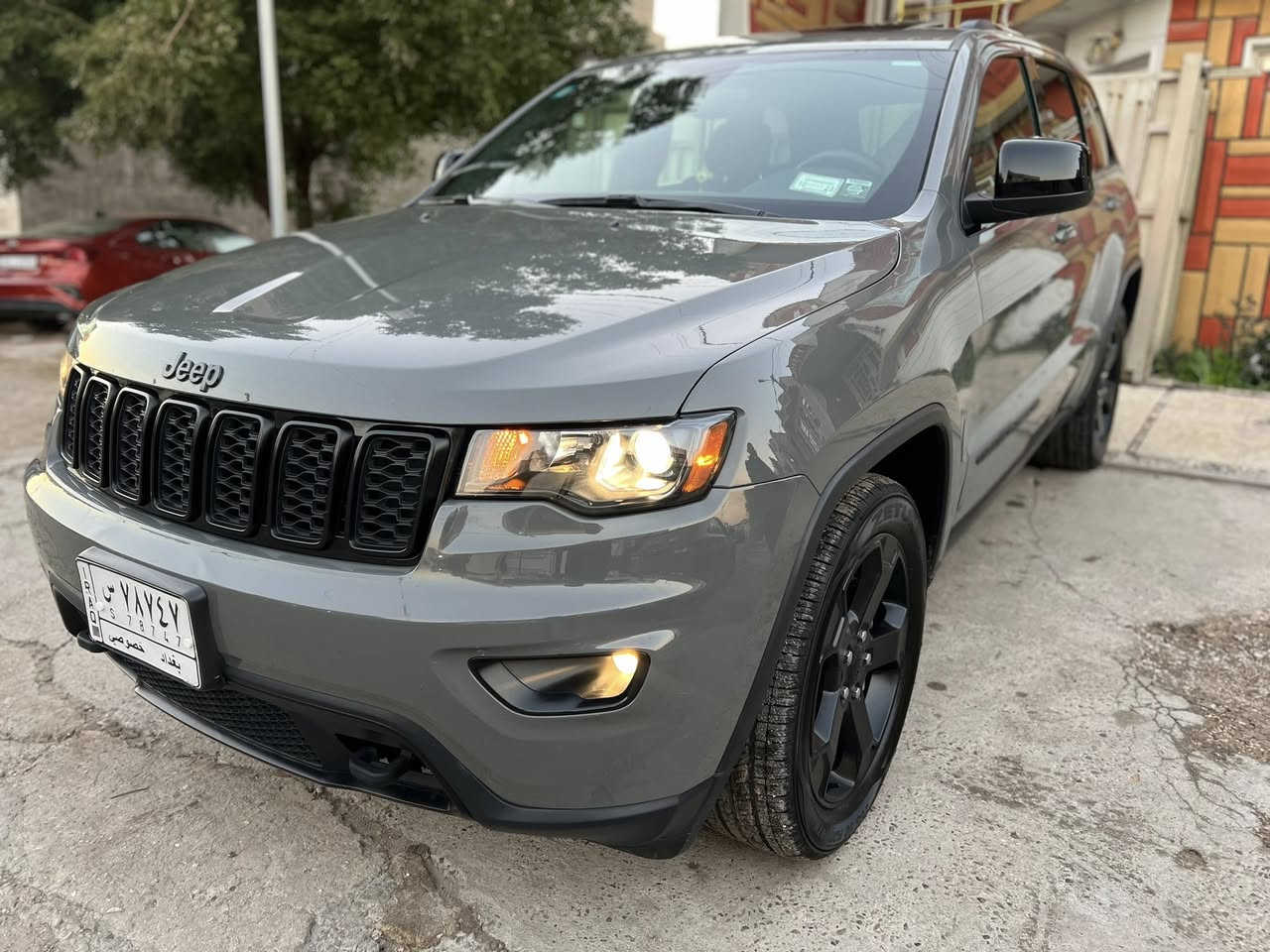 جيب لاريدو بلاك توب لون اسمنتي ٢٠٢١ 
ماشيه  ٣٧ الف ميل وقابل للزياده
مواصفات فتحه -
فور ويل -
تدفئه كشنات وستيرن
حساسات خلفي
جنطه شفط
رادار مري
توقف تلقائي خلفي
تشغيل عن بعد
مانع انزلاق
ويل كب كروم اسود
كشن سايق كهرباء
تخم تاير جديد
اطفاء ذاتي للمحرك لتوفير الوقود
تبريد قطعتين
كامره خلفيه دواره
صدر على البلاد بنضافة الشركة
بجم كبس شركة
ضرر  السياره
قبغ جنطه مبدل نفس اللون
وجاملغ جهة السايق خلفي مصبوغ ربعه
السياره بدون ايرباك شرط ممفتوح برغي بيهه
سعر السياره 270 وبيها مجال
مكاني بغداد حي الجامعه  ***********
