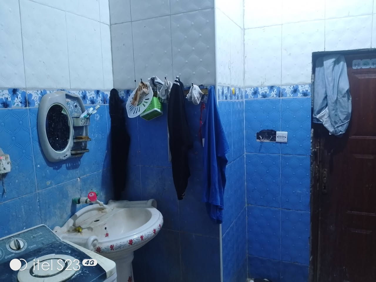 بيت للبيع تقريبا 95متر في قضاء المدينة قرية خميسة بي غرفتين ومطبخ رايده 25مليون وبي مجال هاتف ***********
قرب مدرسة البطحاء
بيت للبيع تقريبا 95متر في قضاء المدينة قرية خميسة بي غرفتين ومطبخ رايده 25مليون وبي مجال هاتف ***********
