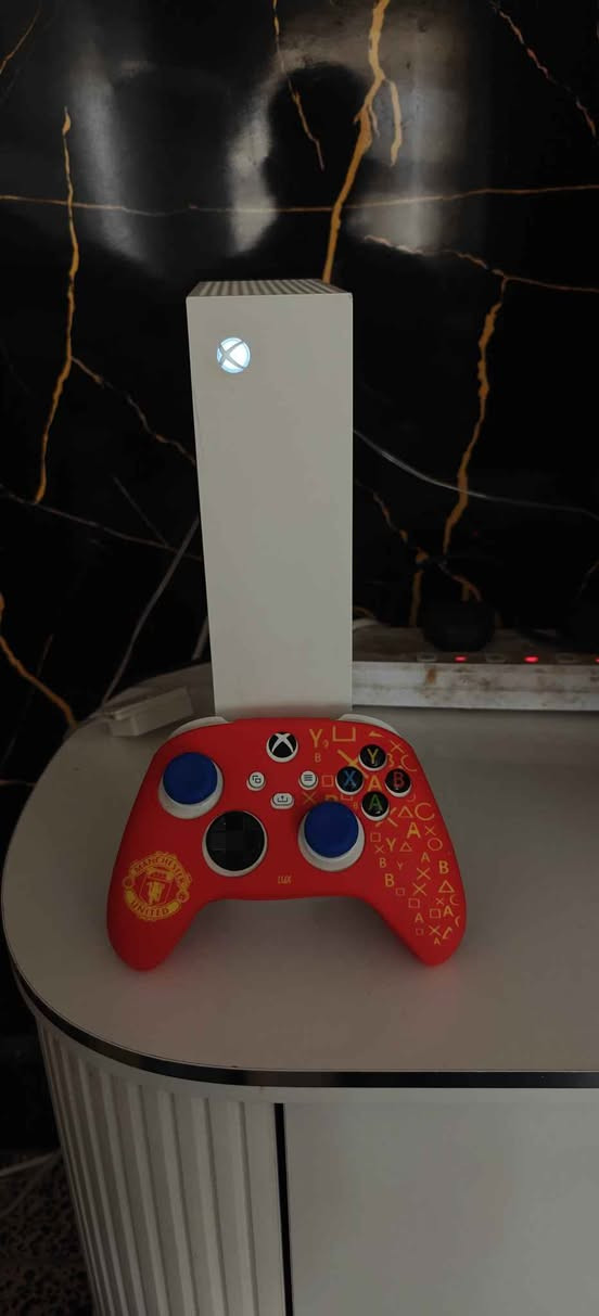 اكس بوكس سيريس اس نظيف جدا 
ذاكره 500
كامل المحلقات الاصليه 
اصدار 21
جوستك وحده مع اشتراك كيم باس باقي 70 يوم للاشتراك 
مكاني بغداد ماعدي توصيل بغداد, العراق


**إذا كنت صاحب هذا الإعلان وتريد حذفه لأي سبب، رجاءا أرسل رسالة إلى الدعم الفني**