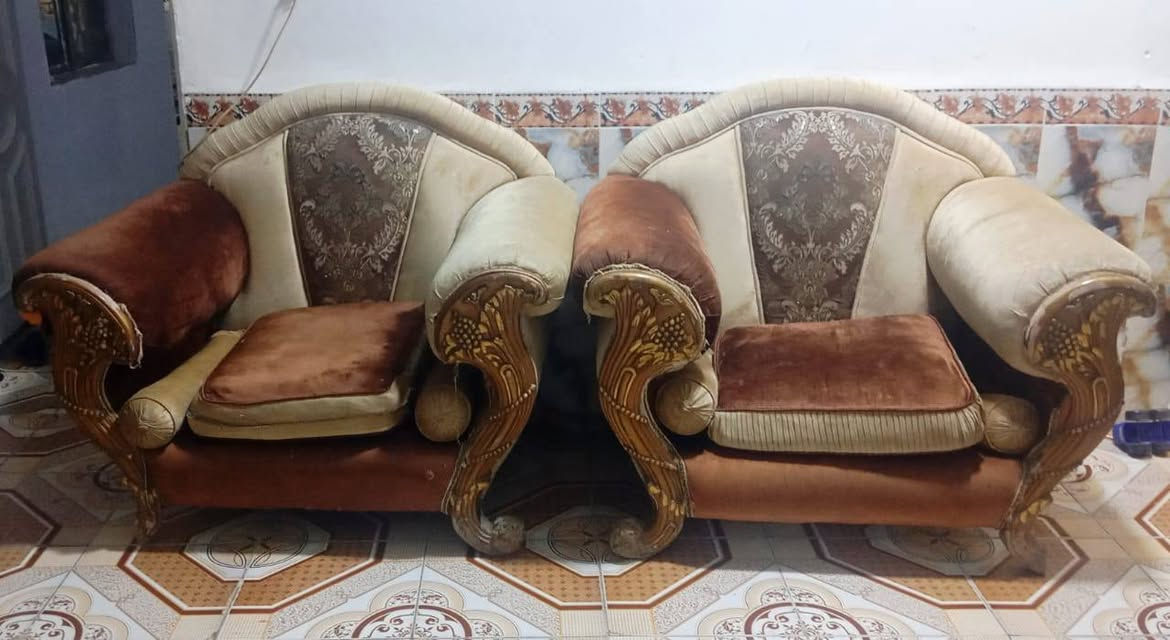 تخم قنفات 5 قطع 
2 كبار 
3 صغار 
 بسعر 150 وبي مجال ***********
