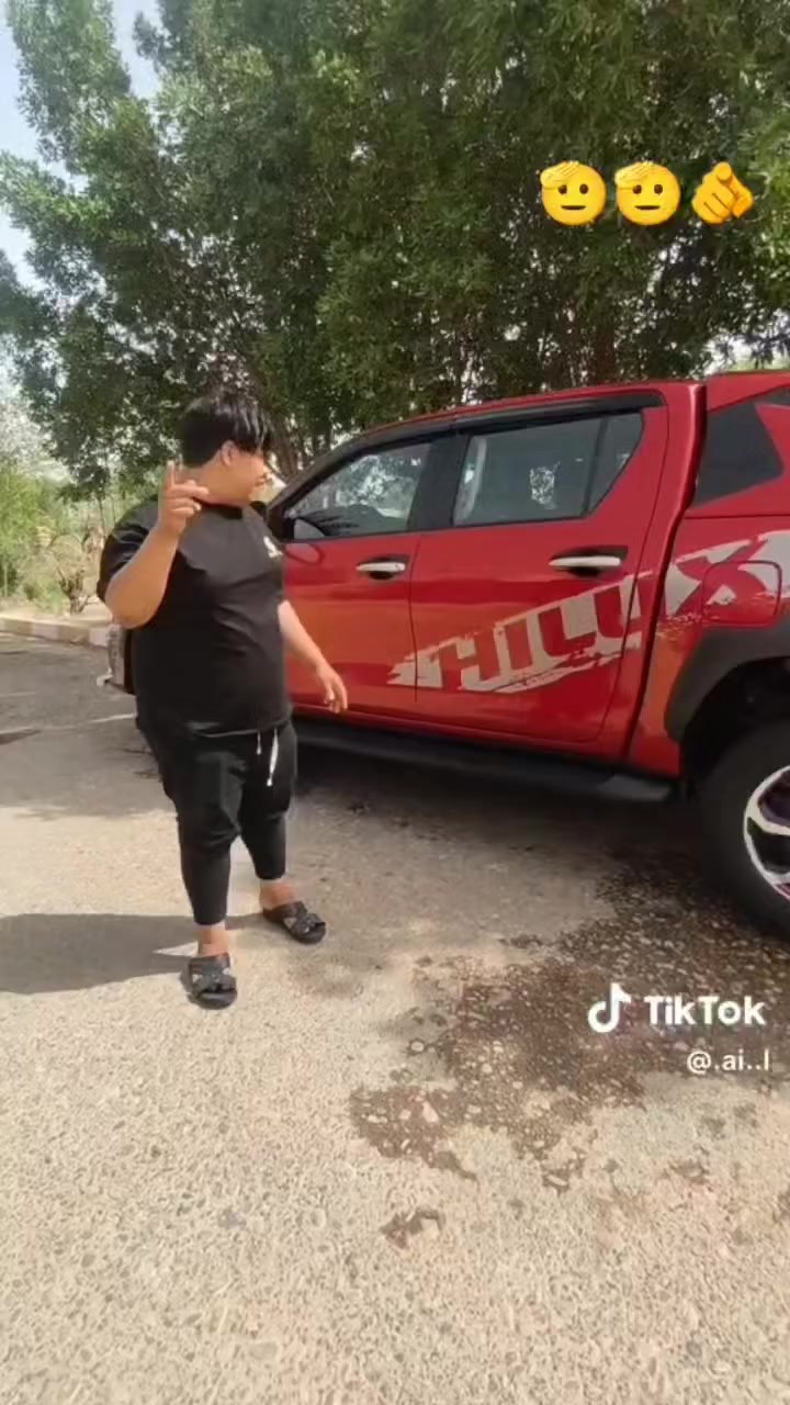 السلام عليكم تيوتا هايكلوس موديل 2020سياره مكفوله كفاله عامه باقي المواصفات معروفه فول سعر 320 وبيه مجال رقم صاحب سياره الستفسار ***********
