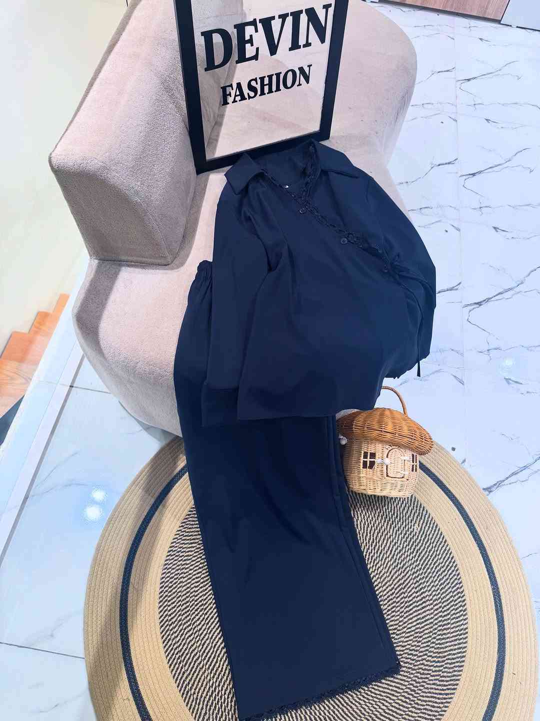 سوت لف بتصميم دانتيل من الاطراف كوالتي عالي ✨
متوفر ب 4 الوان ✨
✨✨✨✨
طول القميص 75cm 
بنطرون كيلوت اطرافه دانتيل  طول 105cm
قياسات 38-46
✨✨✨✨
راهي 
قطع محدوده✨
#اكسبلور_فولو #اكسبلورر #اكسبلور_explore #اكسبلور_العراق_السعوديه_الاردن_ايران_الكويت_طق_لايكات_كومنت_يلاا💙 #اكسبلور_ضيفونا


**إذا كنت صاحب هذا الإعلان وتريد حذفه لأي سبب، رجاءا أرسل رسالة إلى الدعم الفني**