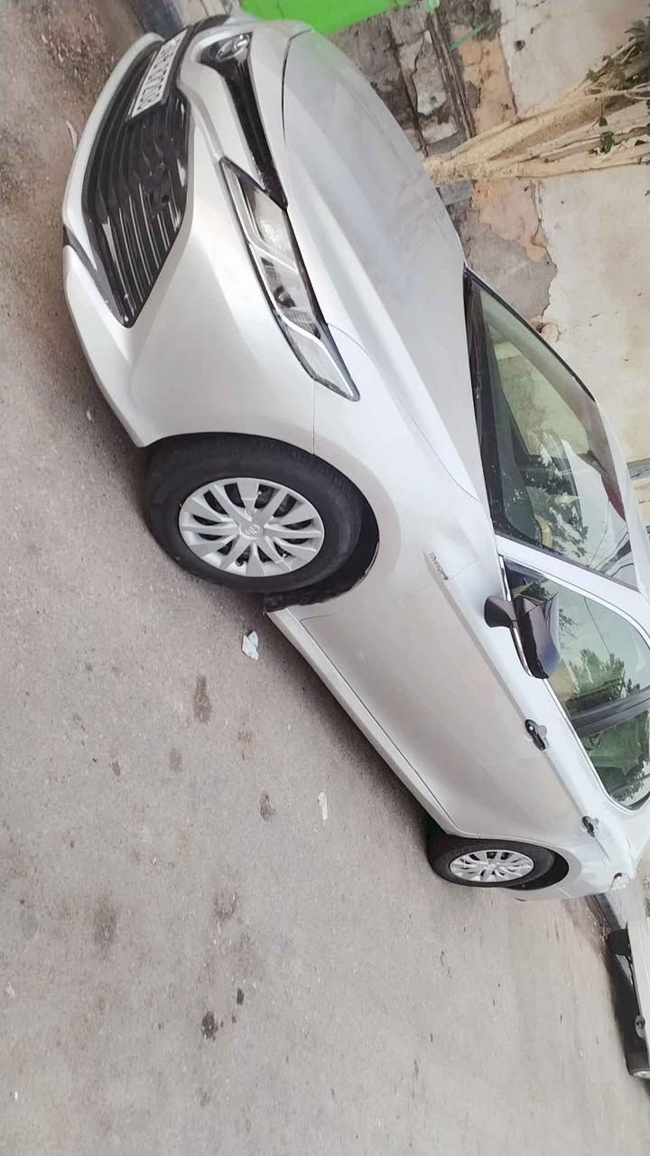 سلام عليكم  كامري هايبرد تكسي دبي صبغ عام اصل لون رصاصي بدون تغير لون ع اصله مبدل جملاق امامي محرك وكير وبطاريات  كفاله 
محرك 2500 تشغيل بصمه ابواب  بصمه  تشغيل شاشه اندرويد اتو هولد ثلاث وضعيات قيادة  سايد بريك دكمه تحكم ستيرن جهتين  مثبت سرعه رقم نكليزي جديد نتهي سنويه 2030 تحويل ثاني يوم سعر 130   مكان بصرة *********** البصرة, العراق
