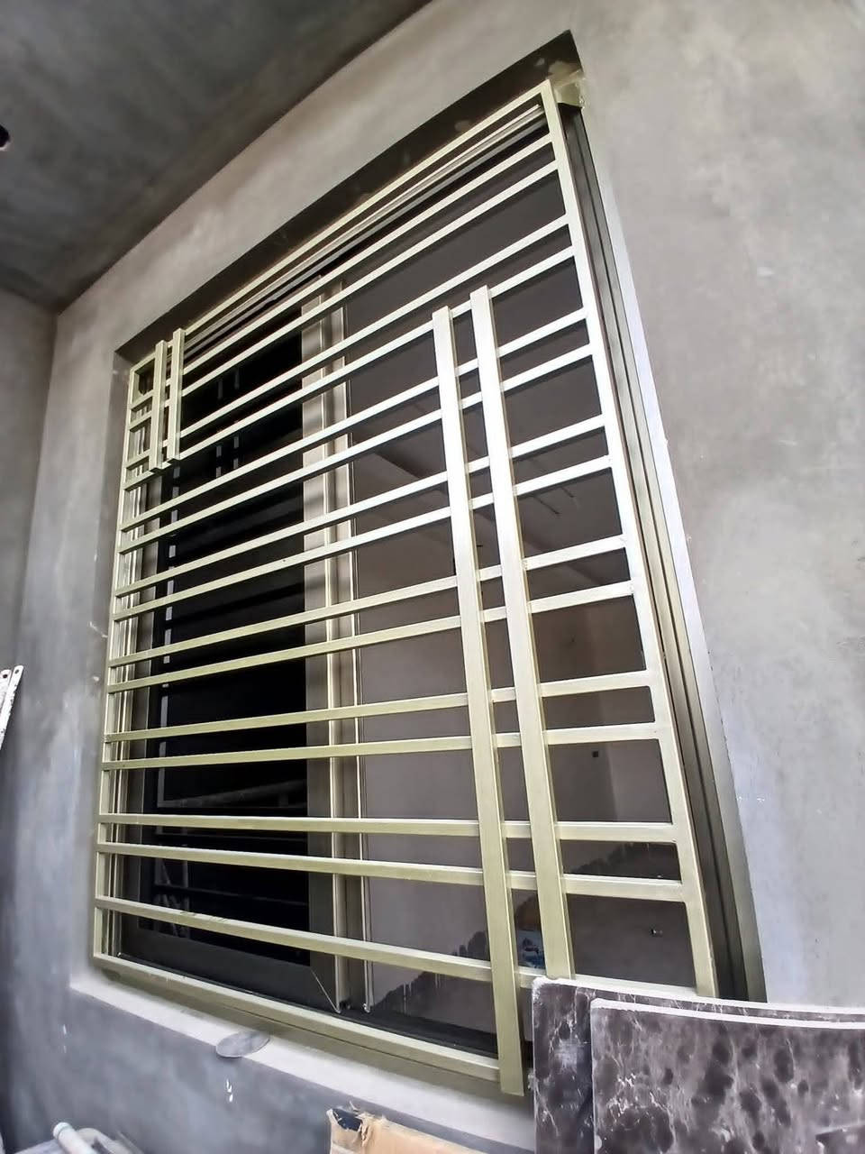 العيد قريب وبيتان ومستحي من الحل يمنا) مجمو عة المبدع للديكور) تقدملك صبغ وترميم الجدران عمل جبس بورد عمل سقوف ثانويه تغليف وصبغ الواجهات مهند ناصر ***********
