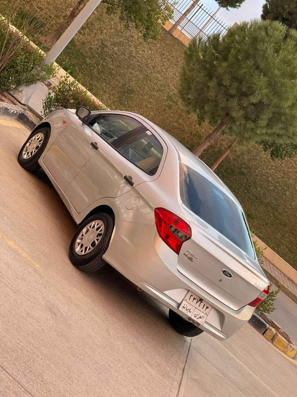 fort fego 2016 سفرى شه ريكه بى بوياخ گيرو مه كينه به شه رت چوارتايه ى تازه ته قه وره قه ش به شه رت خوار هه مو با زار 78 معامه له *********** Sleman, Daerah Istimewa Yogyakarta
